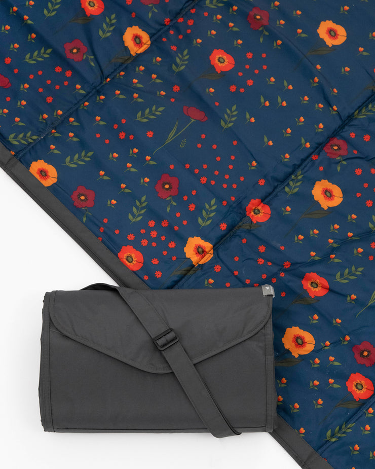 150 x 150 cm Outdoor Blanket - Midnight Poppy
